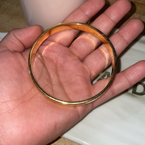 KATE SPADE NEW YORK Best Friend Idiom Bangle Bracelet in Gold - Picture 4 of 6